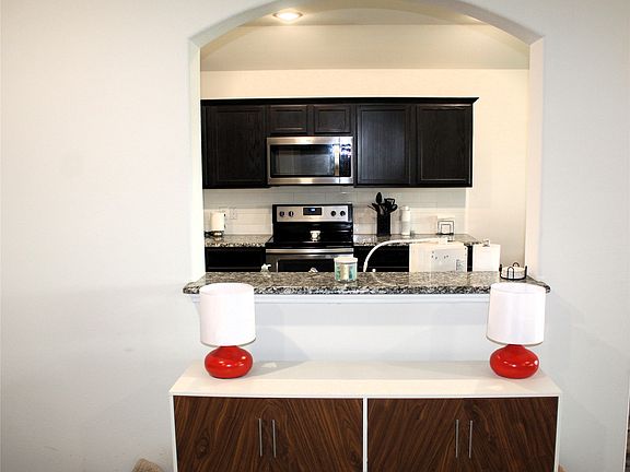 4th image of 515 Cottage Row