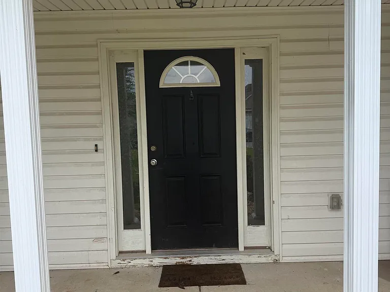 120 Worchester Cir — Photo 2