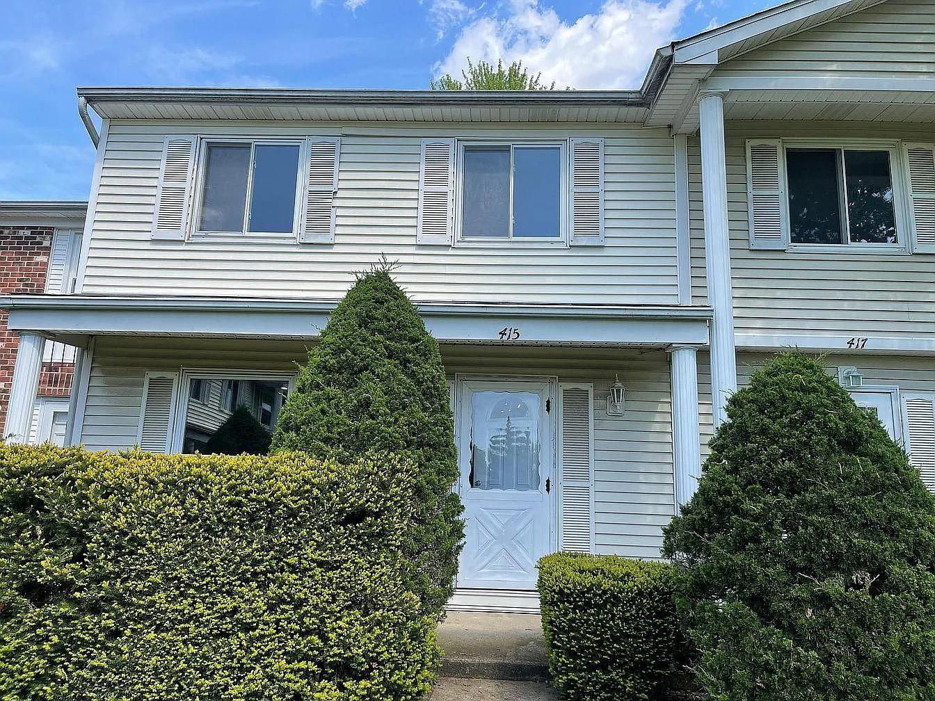 4 bed, 1.5 bath, 2151 sqft, $3,000 — Photo 1