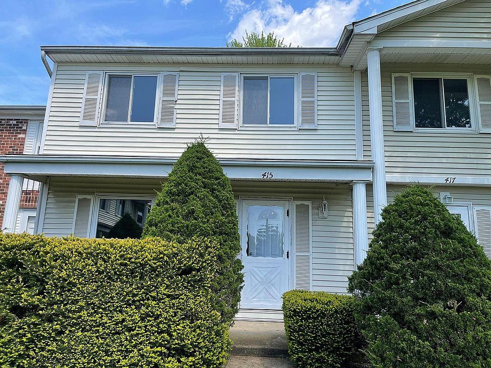 1st image of 415 Wellington Ln