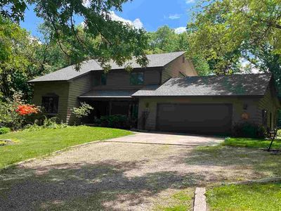 3824 County Down Ln NE, North Liberty, IA, 52317