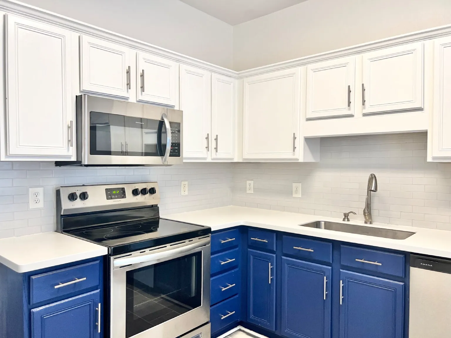 Updated 1 Story Townhome! — Photo 2