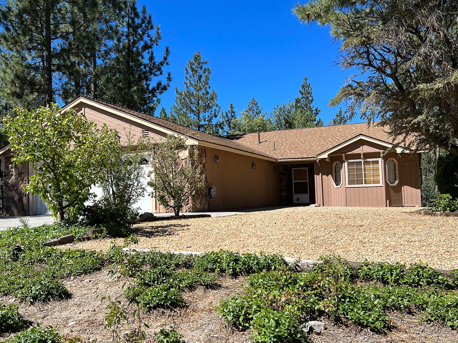 889 Mcalister Road — Photo 1