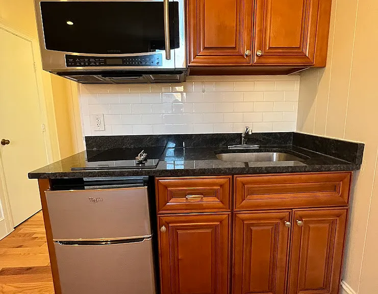 868 Beacon St #8 — Photo 3