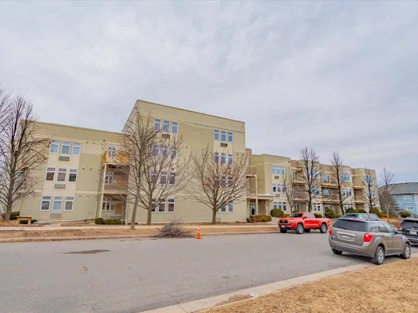 8206 Starr Grass Drive #202, Madison, WI 53719