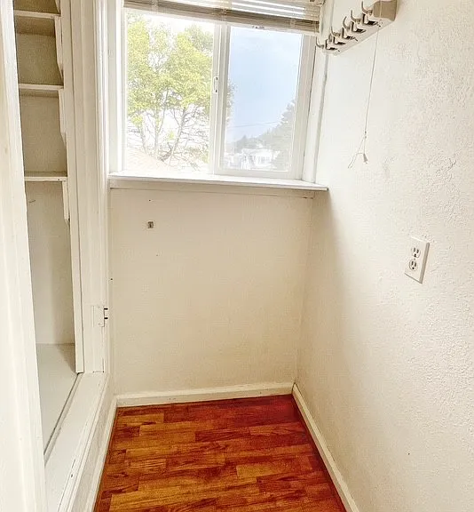 20 Graham Ave — Photo 9