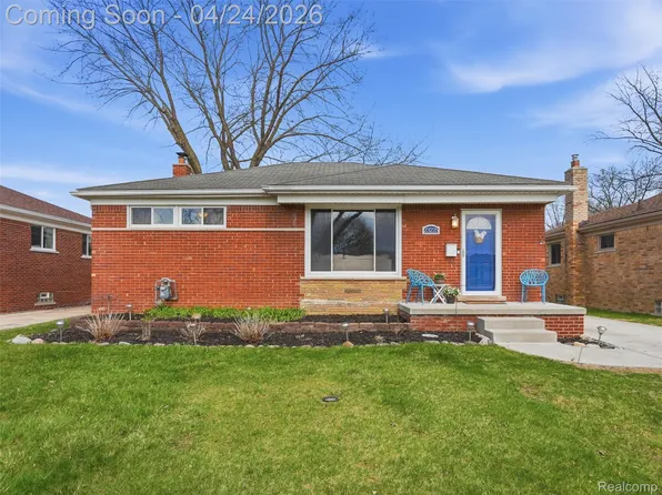 23225 Playview St, Saint Clair Shores, MI 48082