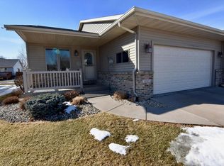 1082 Kristy Ln, Onalaska, WI 54650