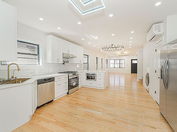 4th image of 1517 Brooklyn Ave #1