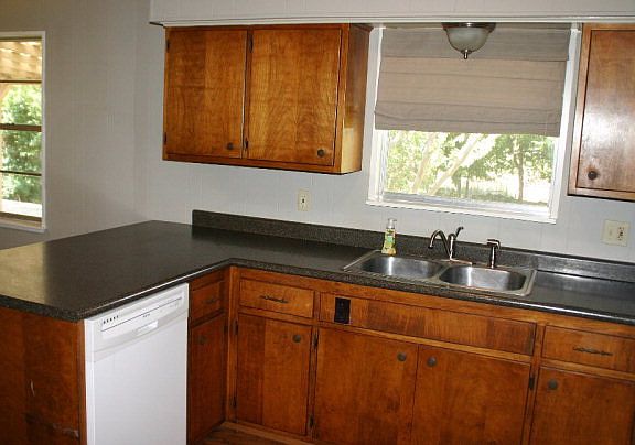 3rd image of 204 Broadmoor Dr