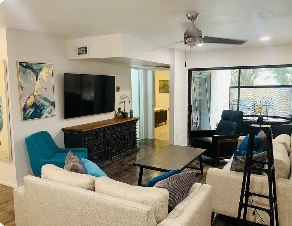 1 bed, 726 sqft, $1,900 — Photo 3