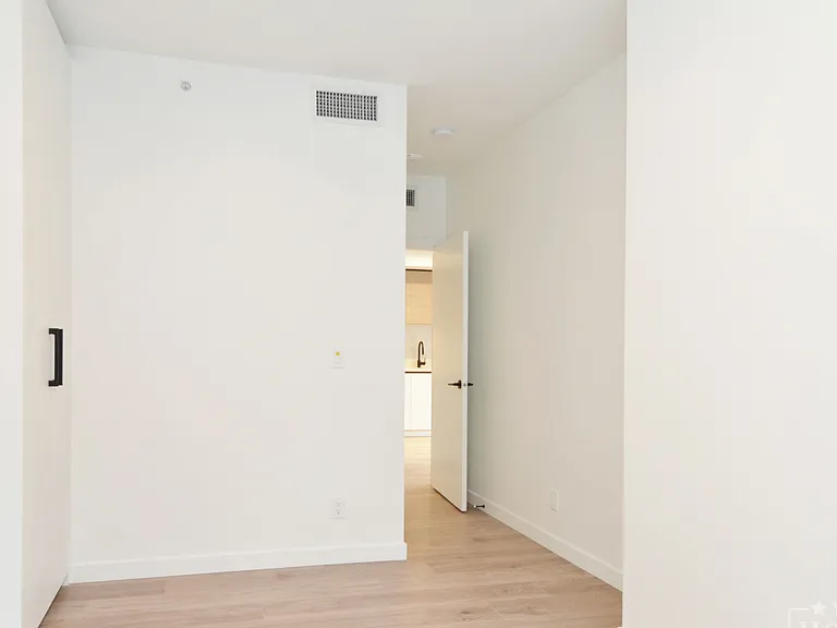 10448 University Dr #303 — Photo 11