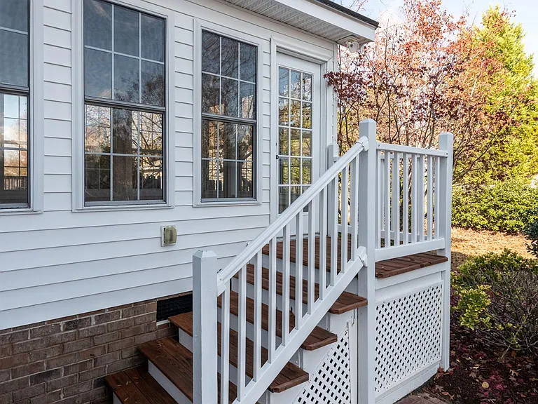 201 Pin Oak Ct — Photo 16