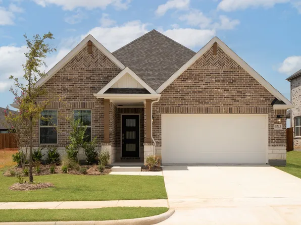8713 Kentucky Derby St, Aubrey, TX 76227