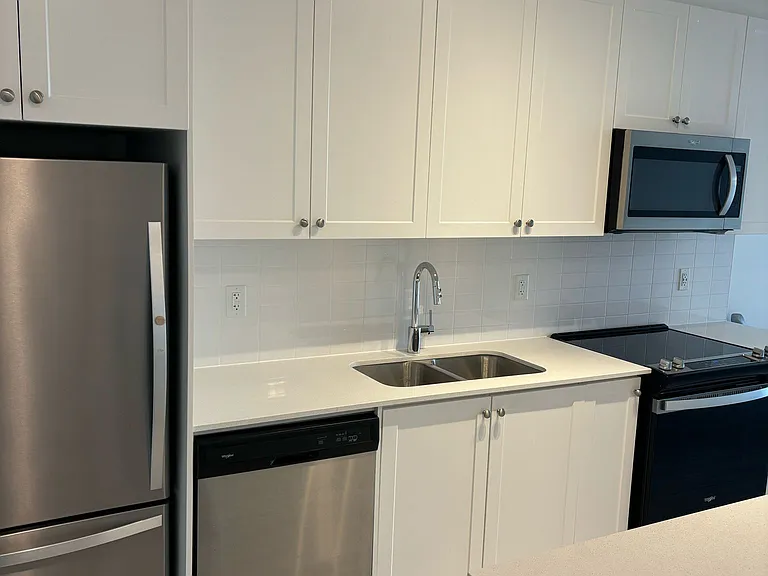 55 Duke St W #606 — Photo 5