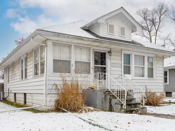 515 E 3rd St, Lockport, IL 60441