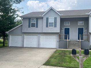 10706 N Kenwood Ave #10706, Kansas City, MO 64155