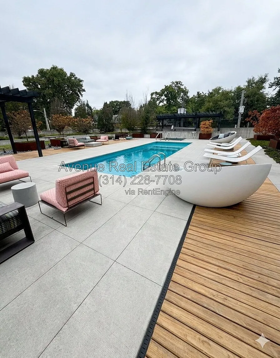4101 Laclede Ave — Photo 2