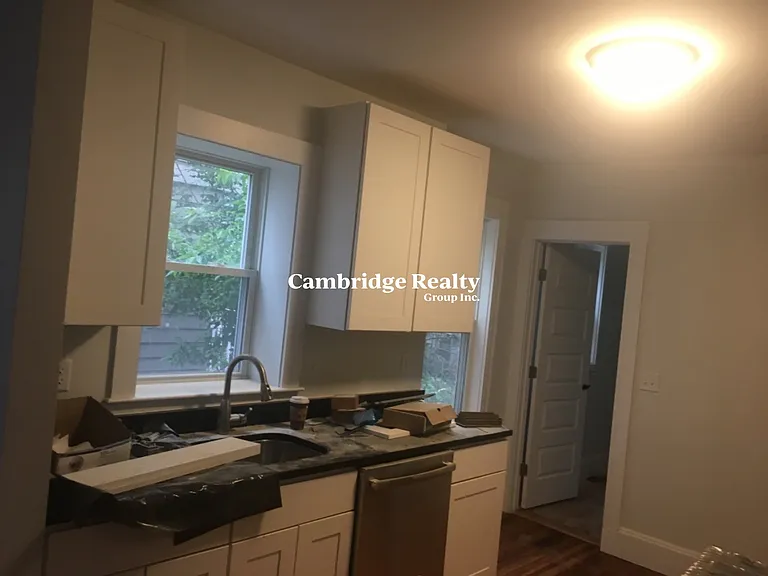17 Ashland St #1T — Photo 3