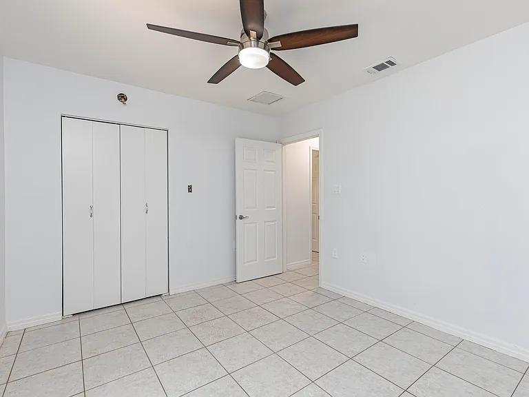 1750 Washburn Ave — Photo 3