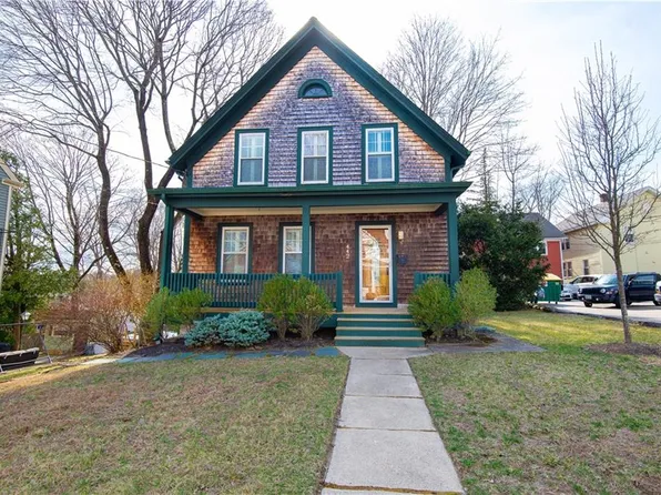 442 Summer St, Woonsocket, RI 02895