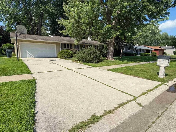811 Meadowbrook Ln, Fond Du Lac, WI 54935