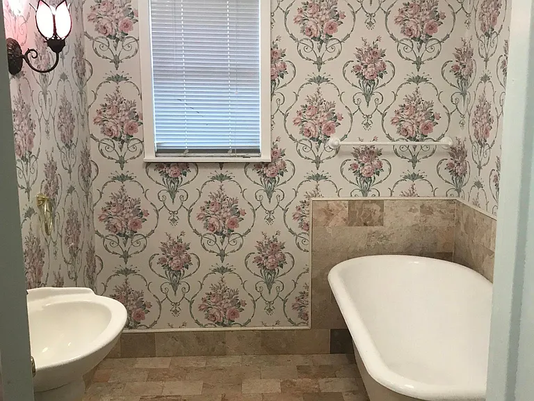 Upstairs bathroom