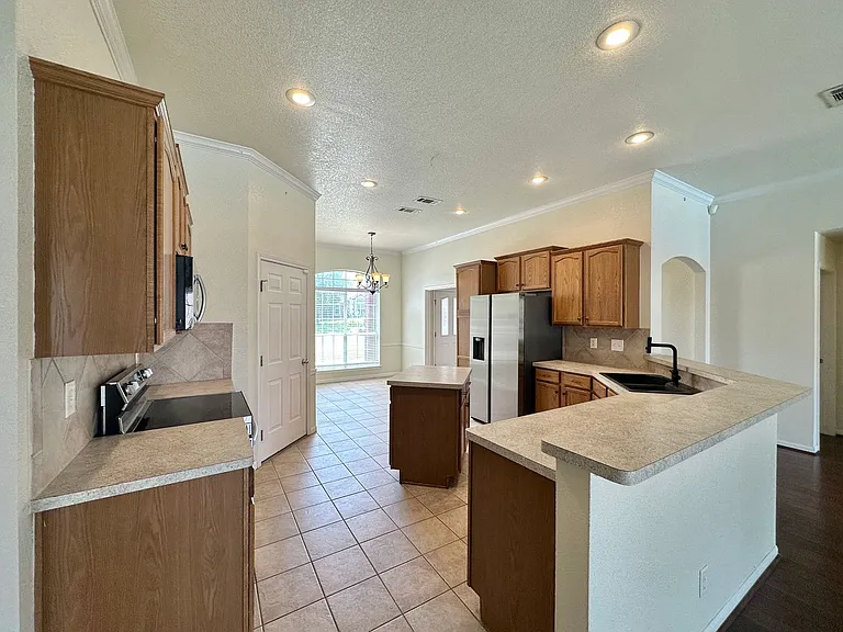 2012 Stonehenge Dr — Photo 10