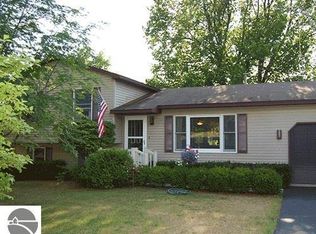 1053 Carlisle Rd, Traverse City, MI 49696