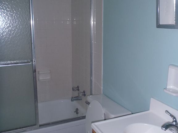 5th image of 3209 Bishop St APT 15
