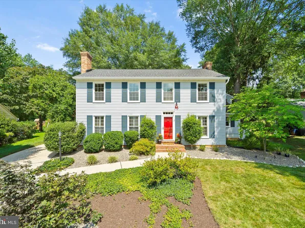 8604 Pilgrim Ct, Alexandria, VA 22308