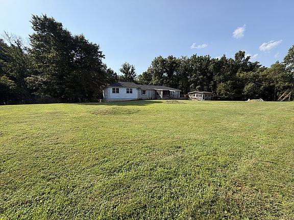 3rd image of 3662 Lake Rd