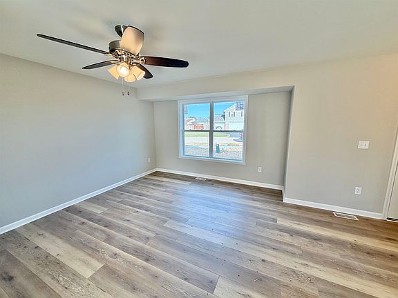 4th image of 8624 Scott Ln