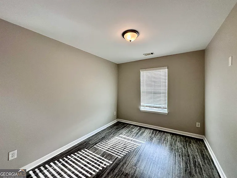 306 Ashigan St — Photo 14