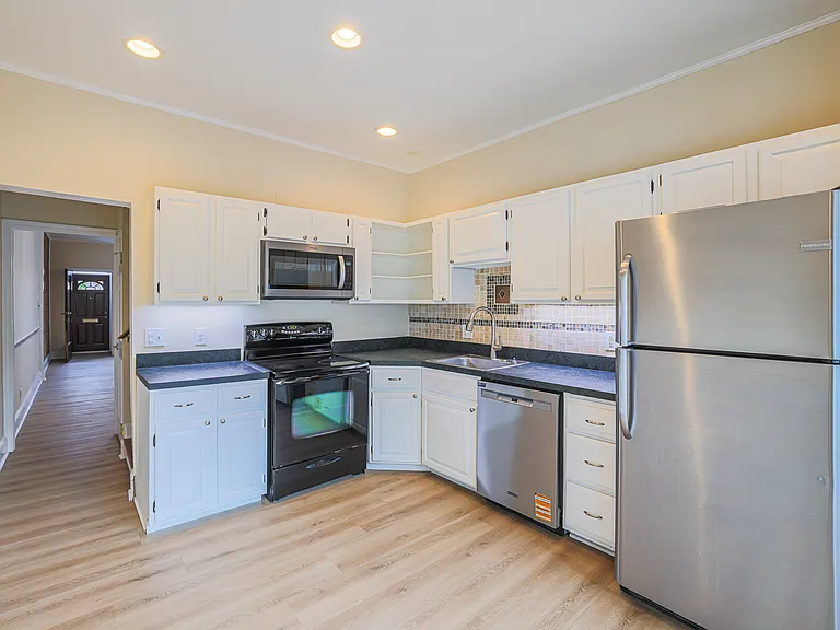 1020 W Barre St #A — Photo 10