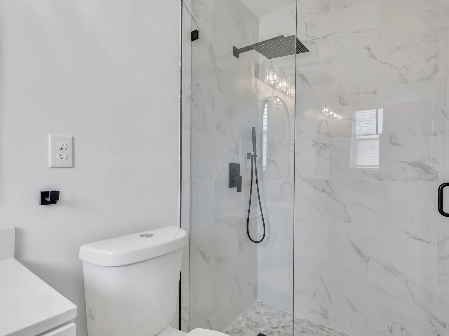 3 bed, 2.0 bath, $3,499 — Photo 3