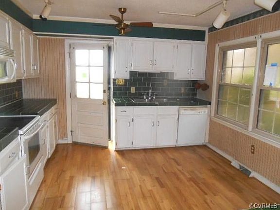 5th image of 127 Cotton Ln