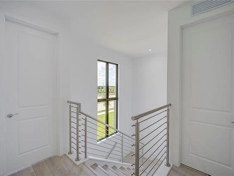 4775 Quercia Dr — Photo 19