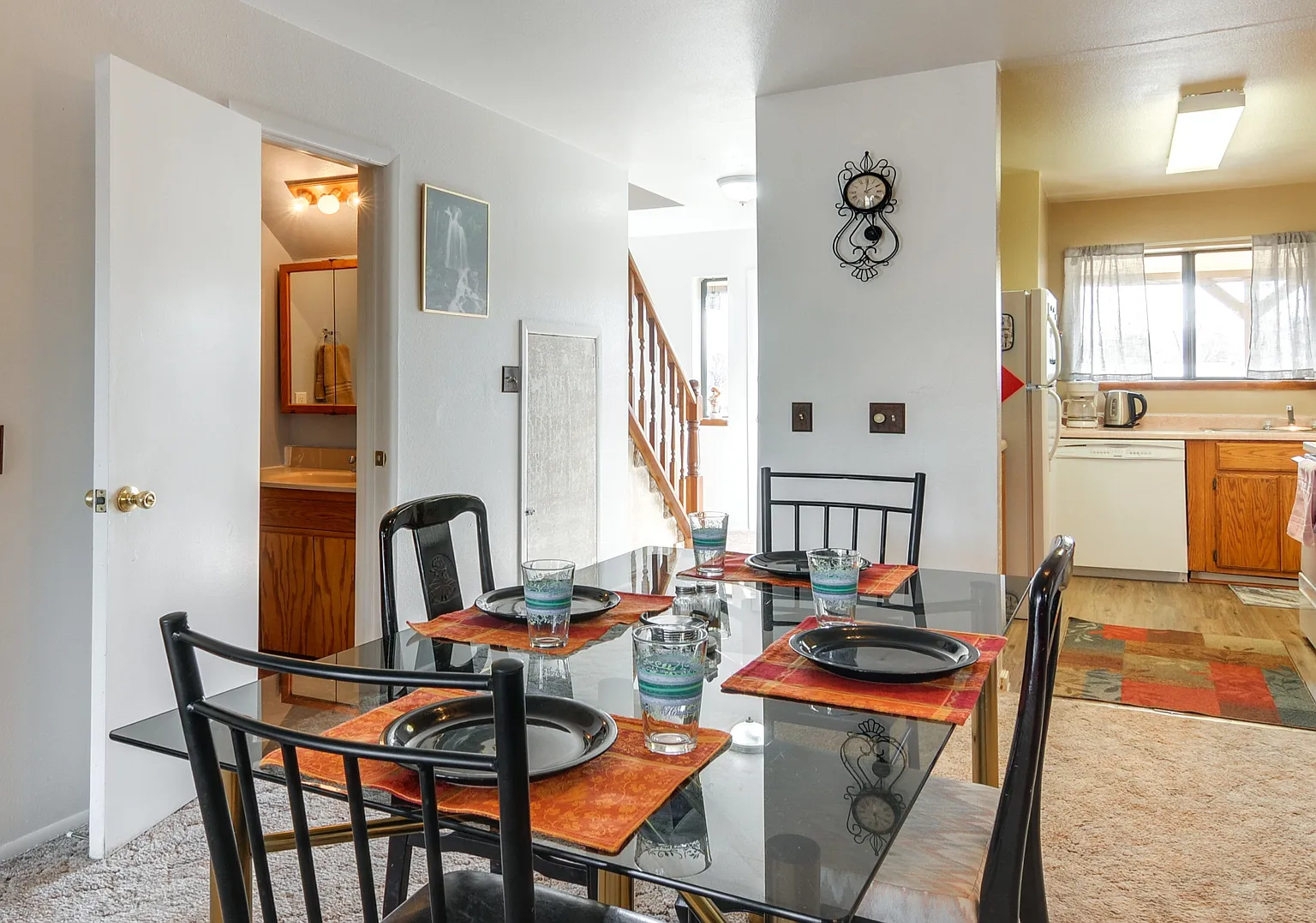 2 bed, 1.5 bath, 1600 sqft, $1,750 — Photo 3