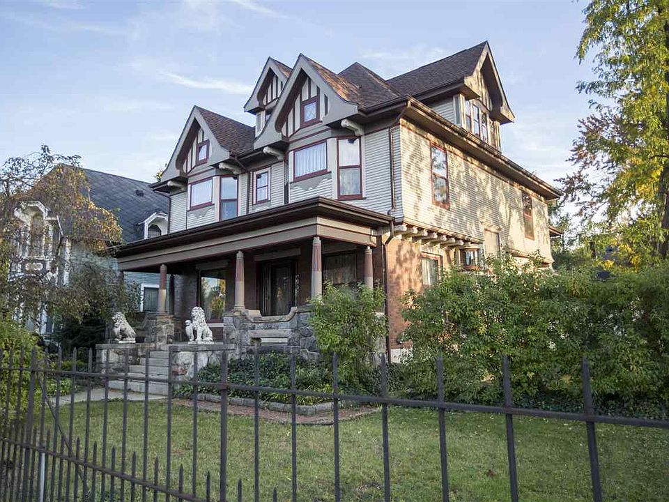 1st image of 920 W Washington St