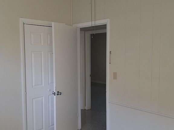 5th image of 124 Oakwood Dr