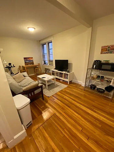 58 Queensberry St #8 Photo 1