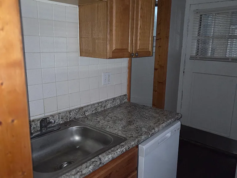 1335 W Fargo Ave #1W — Photo 9