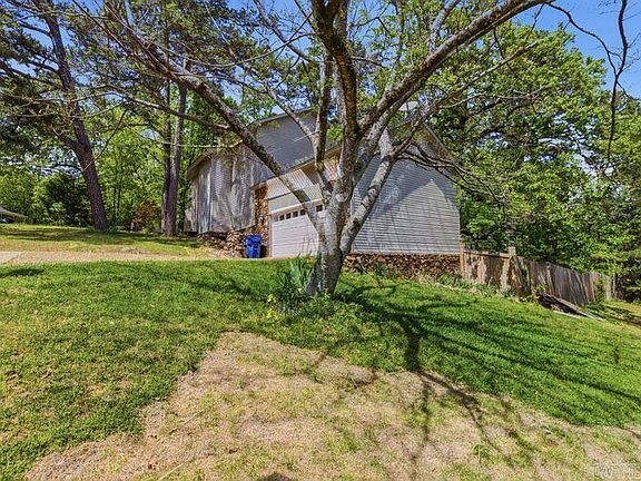 4th image of 42 Stoneledge Dr