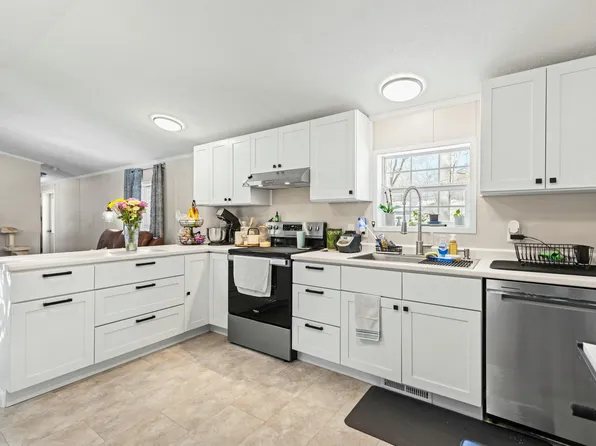 26 Oakwood Street, Lyman, ME 04002