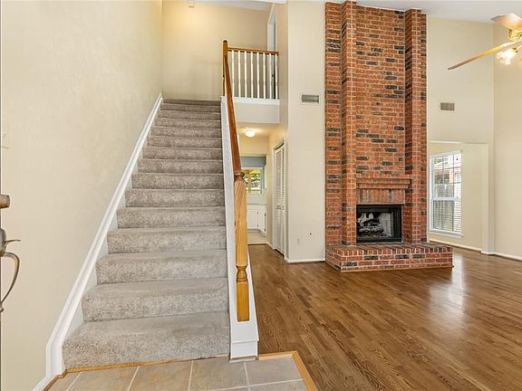 2nd image of 20422 Lone Star Oak St