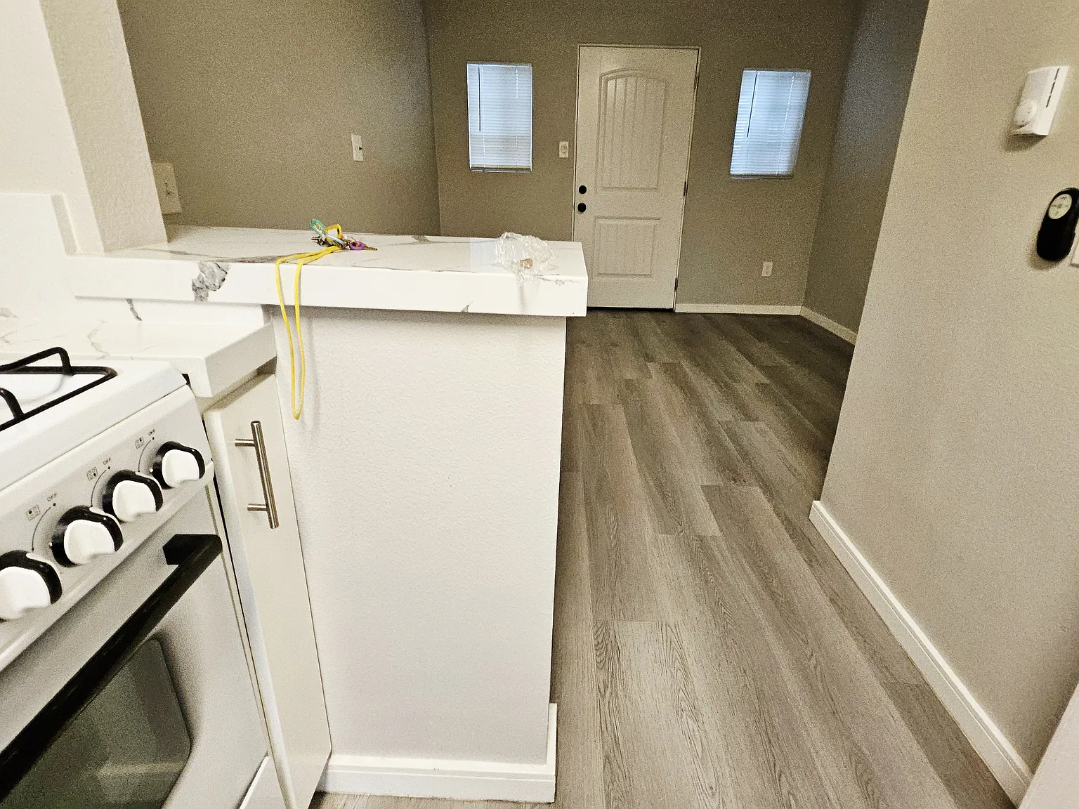 Studio, 500 sqft, $1,400 — Photo 2