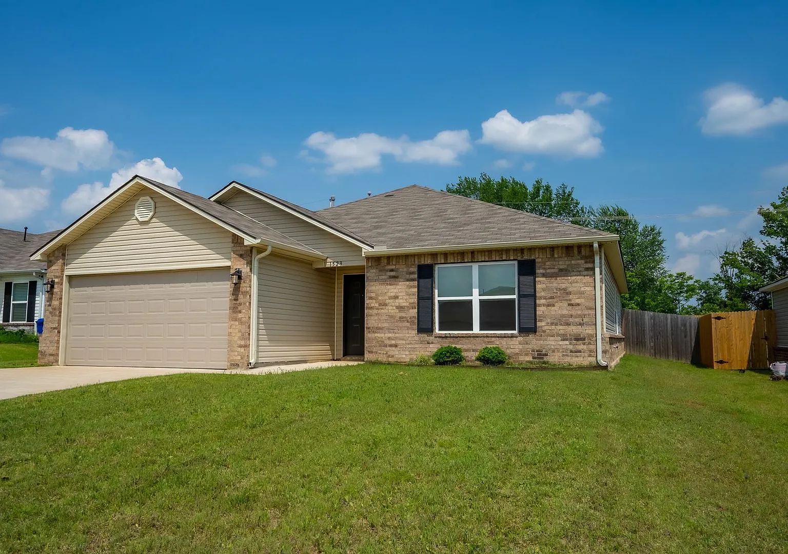 3 Bed | 2 Bath in Broken Arrow! — Photo 3