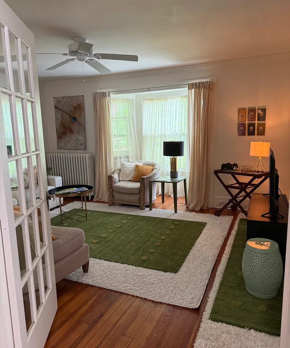 2 bed, 1250 sqft, $2,400 — Photo 4