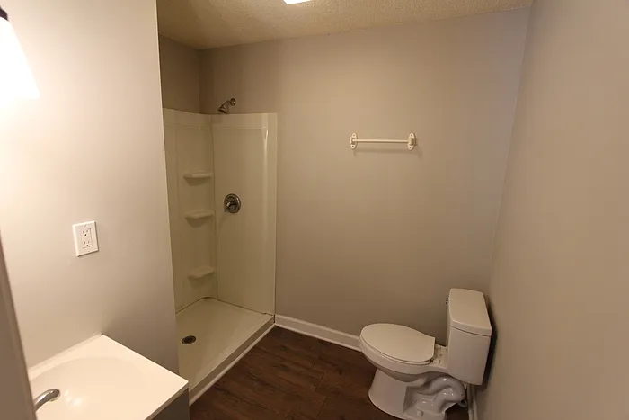 442 Hall St — Photo 7